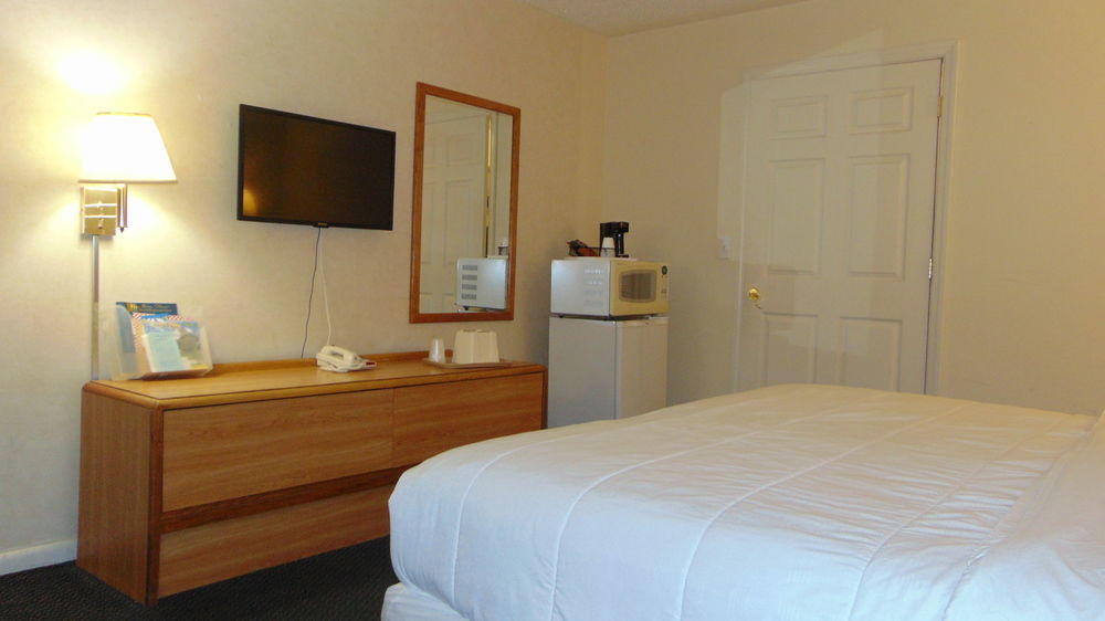 Oceanside Lodge Marmora Esterno foto